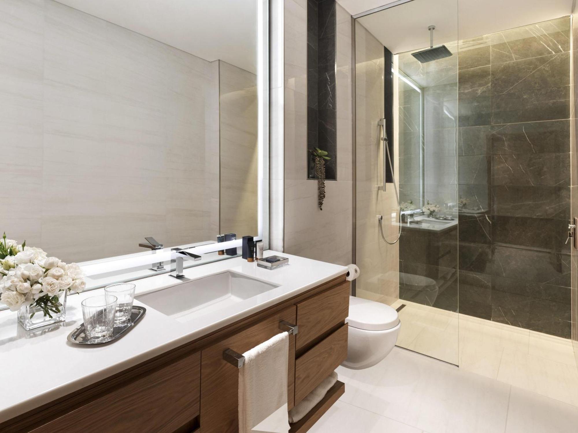 Elite Living One-Bedroom King with Balcony